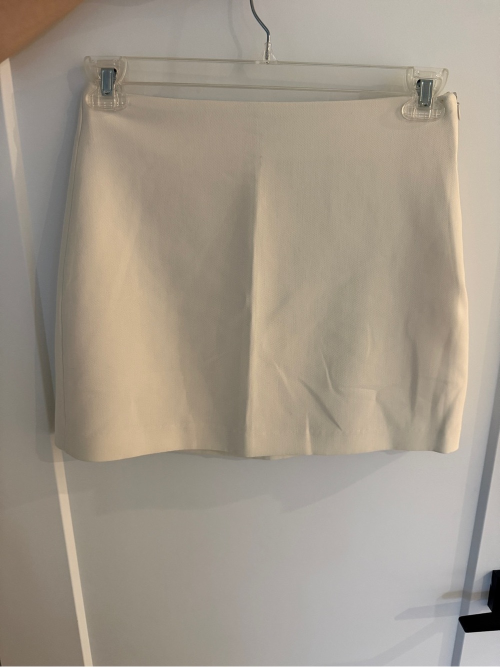 Dynamite Cream Mini Skirt